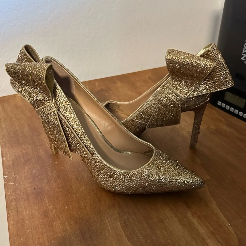 INC International Concepts Silvee Gold Heels with Bow Detail Rhinestones Pointed - Picture 2 of 7